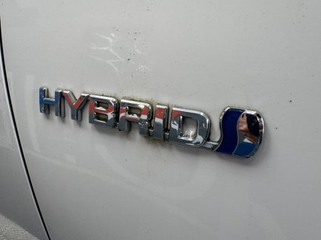 2019 Toyota Vitz - photo 8