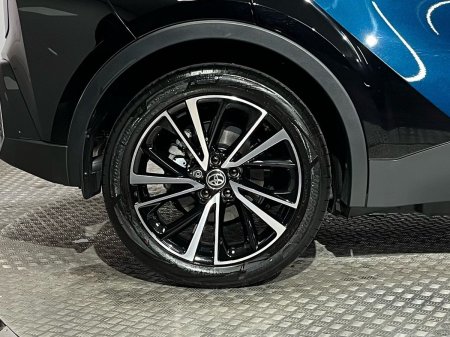 2025 Toyota C-HR - photo 10
