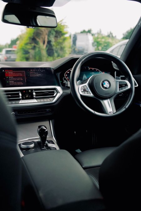 2022 BMW 3-Series - photo 13
