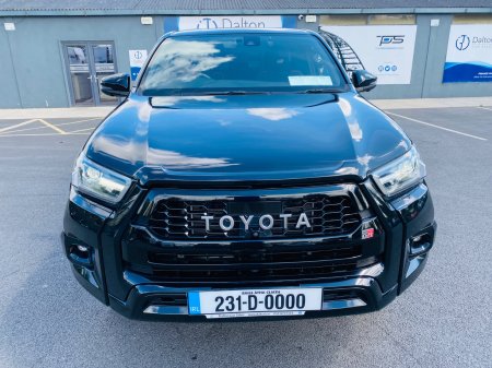 2023 Toyota Hilux - photo 2