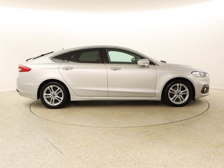 2020 Ford Mondeo - photo 8