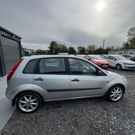2006 Ford Fiesta - photo 10