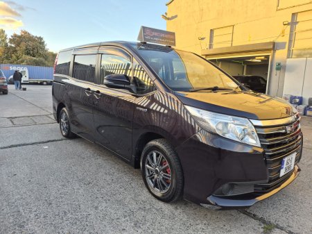 2016 Toyota Noah - photo 8