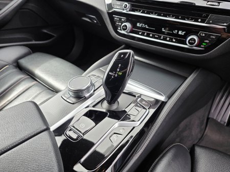 2023 BMW 5-Series - photo 15