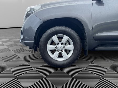 2016 Toyota Land Cruiser - photo 9
