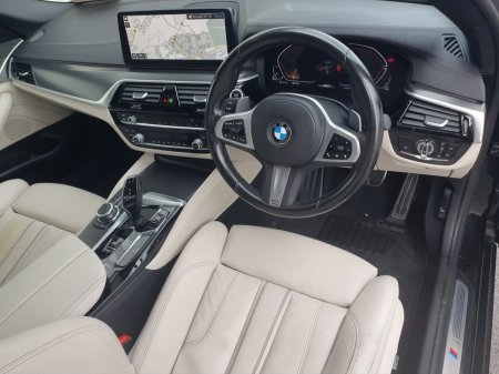 2022 BMW 5-Series - photo 6