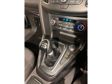 2016 Ford Focus - photo 19