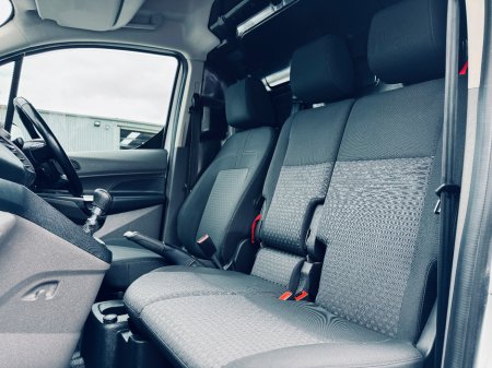 2022 Ford Transit Connect - photo 18