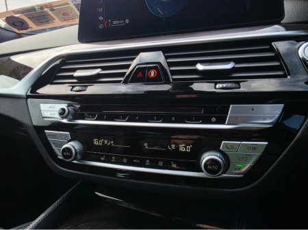 2018 BMW 5-Series - photo 17