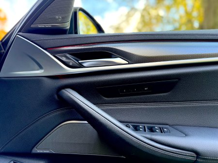 2021 BMW 5-Series - photo 25