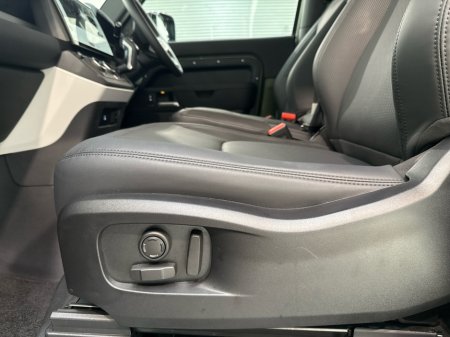 2026 Land Rover Defender - photo 19