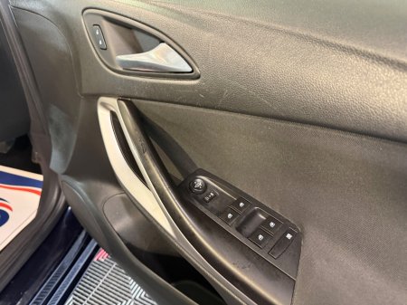 2019 Vauxhall Astra - photo 11