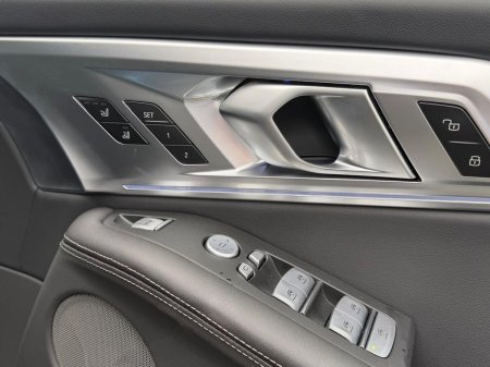 2026 BMW XM - photo 23