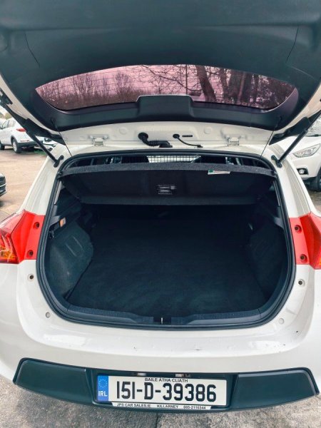 2015 Toyota Auris - photo 9