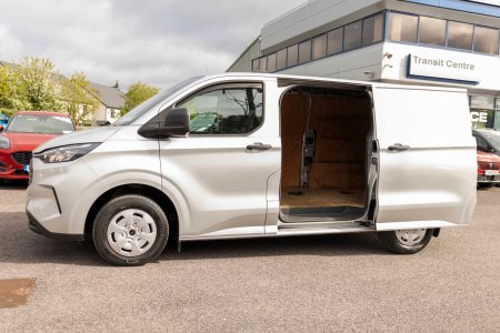 2025 Ford Transit Custom - photo 17