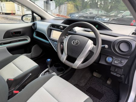 2013 Toyota Aqua - photo 14