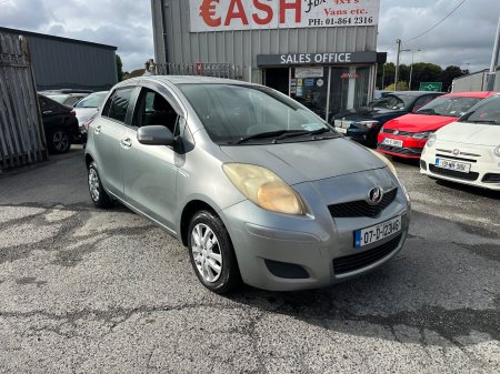 2007 Toyota Vitz - photo 2