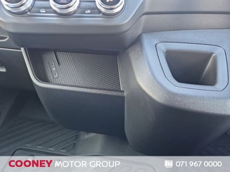 2027 Nissan Interstar - photo 9