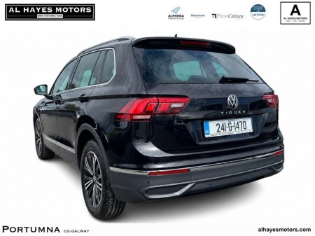 2024 Volkswagen Tiguan - photo 3