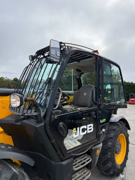 0 JCB  - photo 15