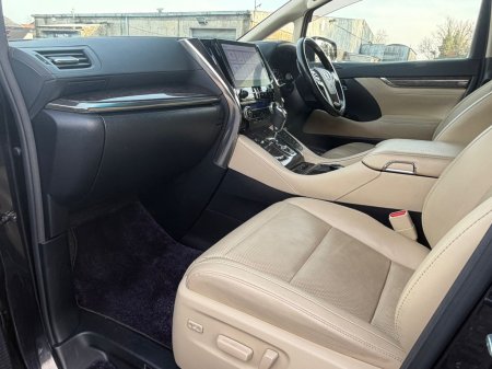 2021 Toyota Alphard - photo 15