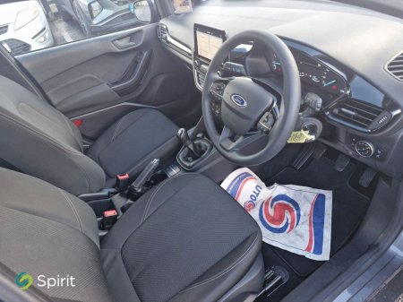 2022 Ford Fiesta - photo 3
