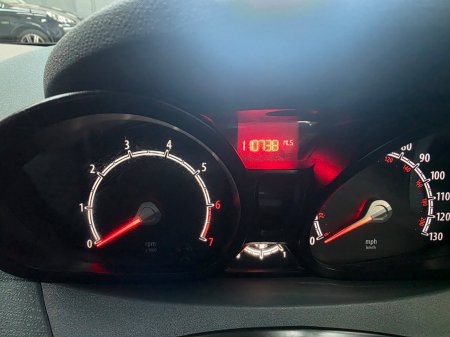 2011 Ford Fiesta - photo 8
