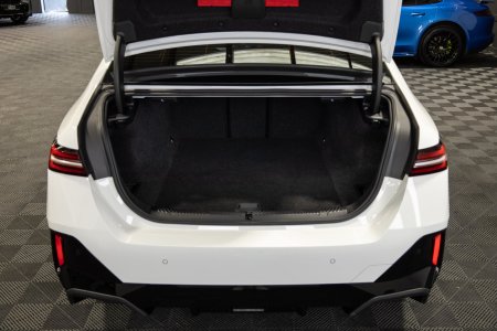 2024 BMW i5 - photo 13