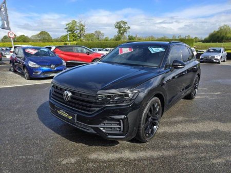 2023 Volkswagen Touareg Black Edition