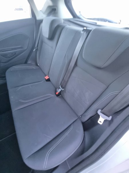 2013 Ford Fiesta - photo 17