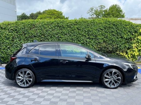 2025 Toyota Corolla - photo 2