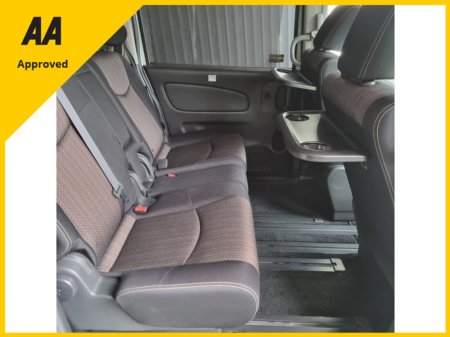 2014 Nissan Serena - photo 16