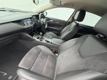 2022 Opel Insignia - photo 26