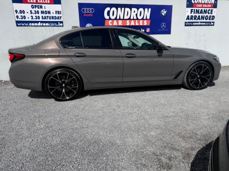 2022 BMW 5-Series - photo 9