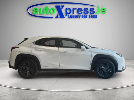2021 Lexus UX - photo 3