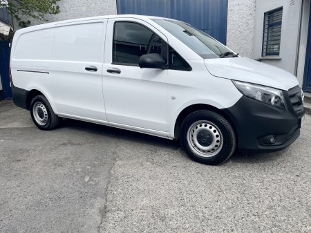 2022 Mercedes-Benz Vito - photo 2