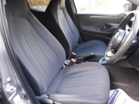 2020 Toyota Yaris - photo 13