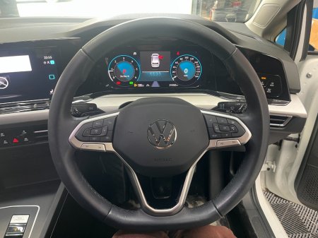 2023 Volkswagen Golf - photo 8
