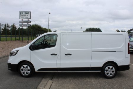 2023 Renault Trafic - photo 2