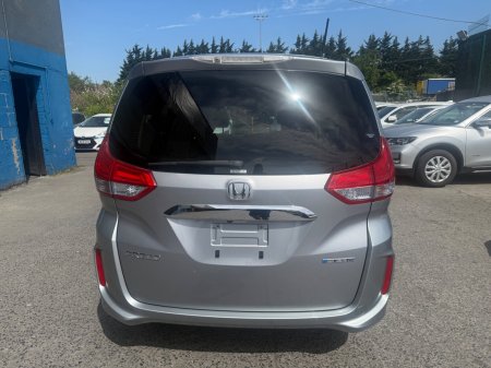 2017 Honda Freed - photo 4