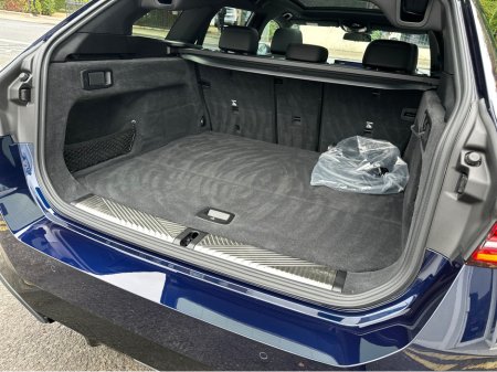 2025 BMW 5-Series - photo 35
