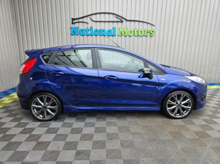 2017 Ford Fiesta - photo 2