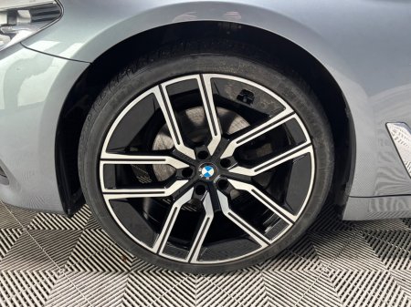 2018 BMW 5-Series - photo 2