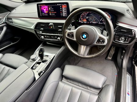 2022 BMW 5-Series - photo 9