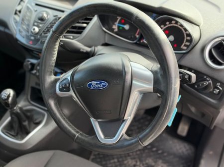 2014 Ford Fiesta - photo 8