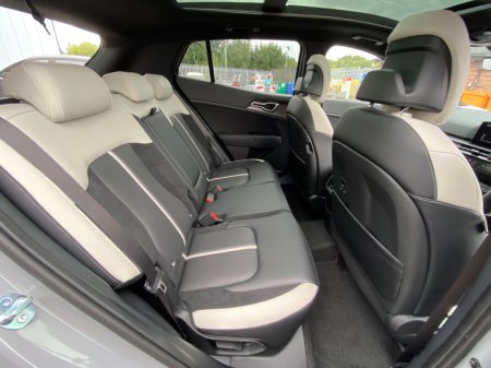 2025 Kia Sportage - photo 18
