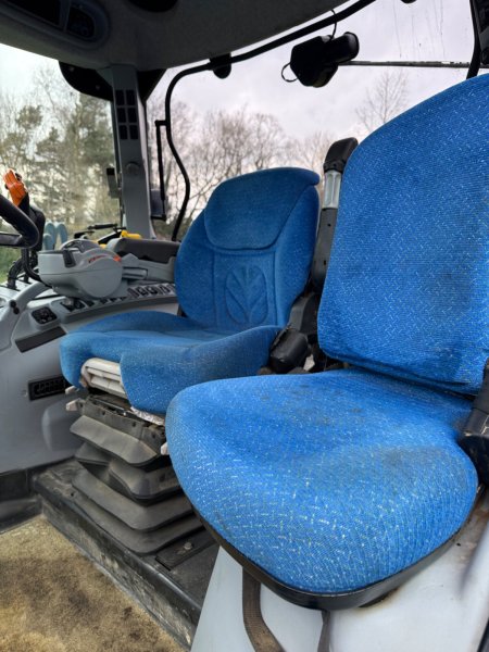 2009 New Holland T6080 - photo 17