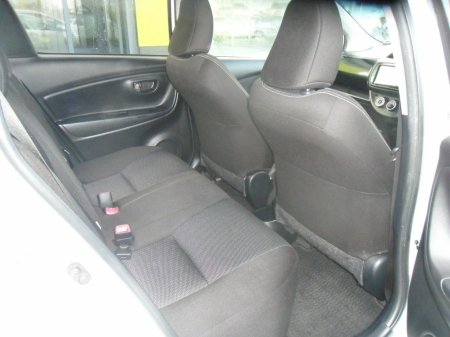 2019 Toyota Vitz - photo 8