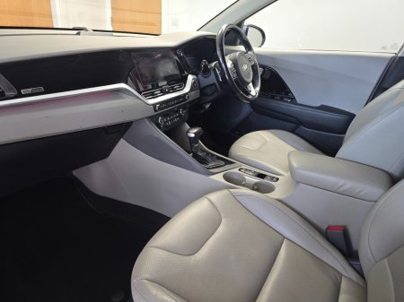 2020 Kia Niro - photo 8