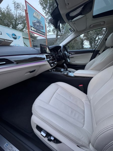 2017 BMW 5-Series - photo 21
